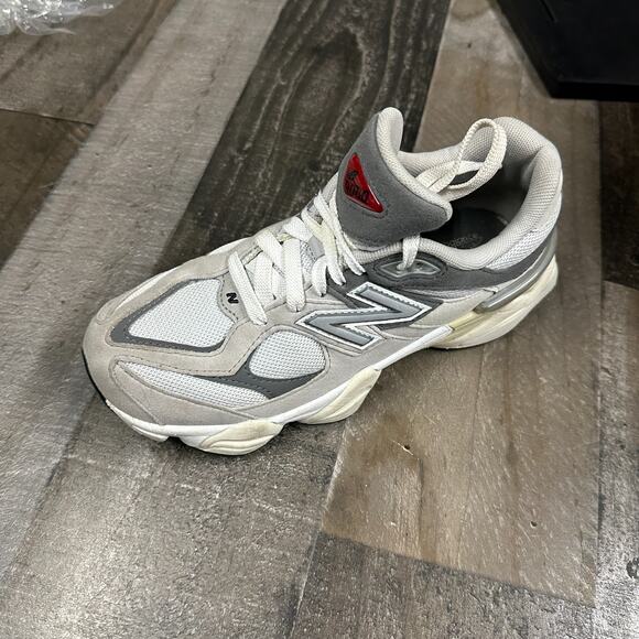New Balance 9060 Men’s Grey Sneakers U9060GY – Size 5.5 - Picture 11 of 16